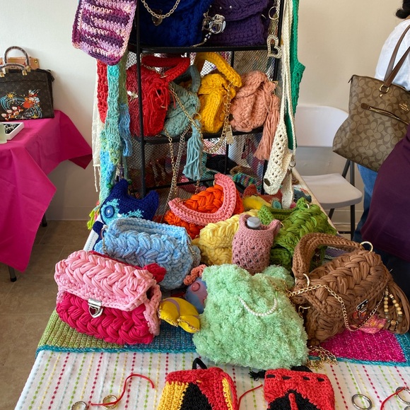 Hand crafted purses - Picture 4 of 16